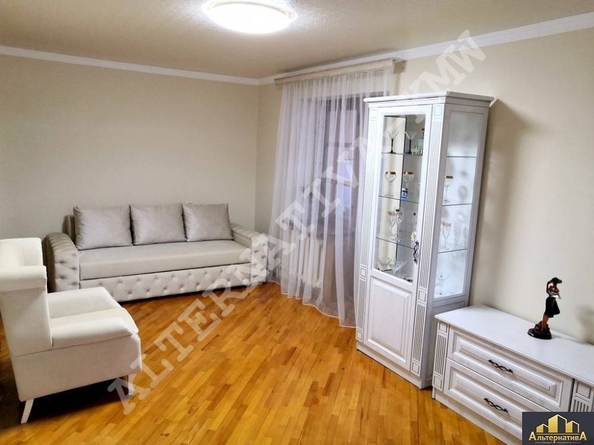 
   Продам 3-комнатную, 74 м², Орджоникидзе ул

. Фото 2.