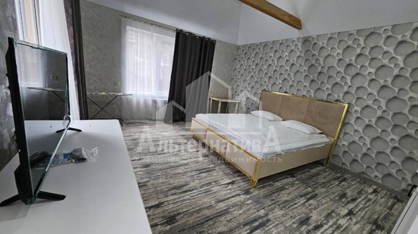 
   Продам 5-комнатную, 150 м², Еськова архитектора ул

. Фото 4.