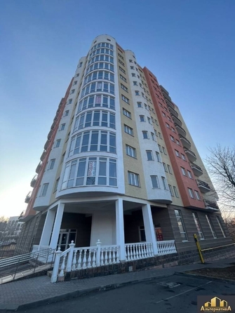 
   Продам 3-комнатную, 152.7 м², 8 Марта ул

. Фото 1.