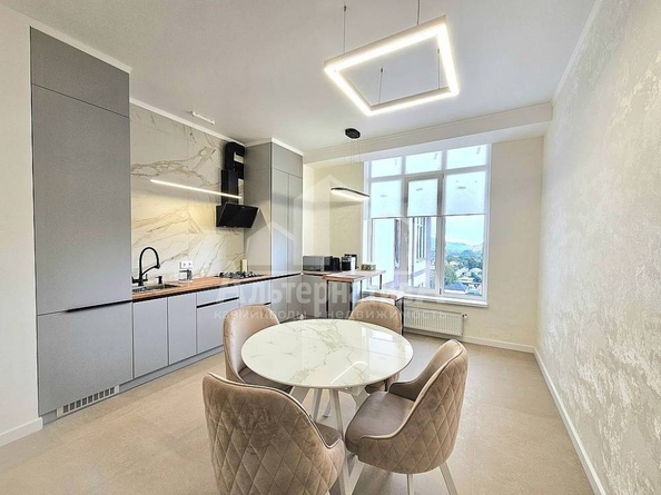 
  Продается 3-комн. квартира, 86 м², Замковая ул
. Фото 5.