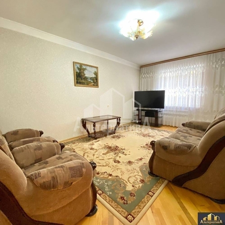 
   Продам 4-комнатную, 81.3 м², Главная ул

. Фото 1.