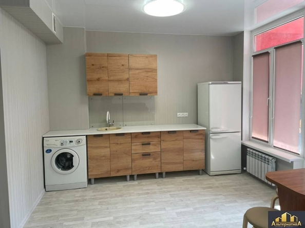 
   Продам 1-комнатную, 40 м², Окопная ул

. Фото 3.