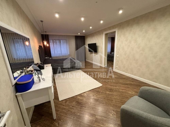 
   Продам 3-комнатную, 145 м², Жуковского ул

. Фото 11.