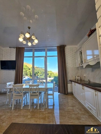 
   Продам гостиницу, 662 м², Кубанская ул

. Фото 1.