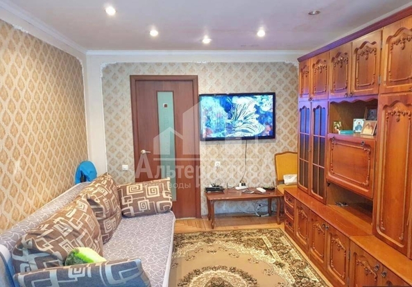 
   Продам 2-комнатную, 42.2 м², Ленинградская ул

. Фото 1.