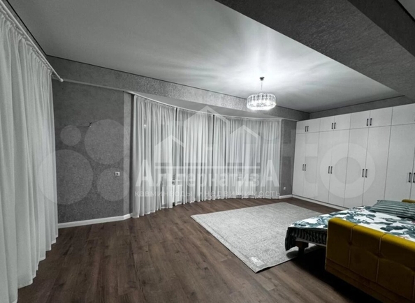 
   Продам 3-комнатную, 115 м², 8 Марта ул

. Фото 8.