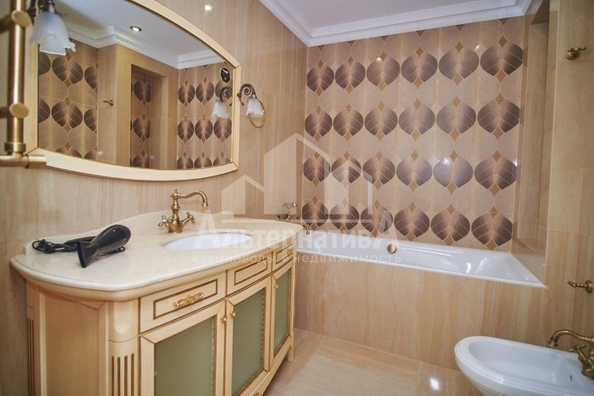 
  Продается 4-комн. квартира, 200 м², Шаумяна ул
. Фото 12.