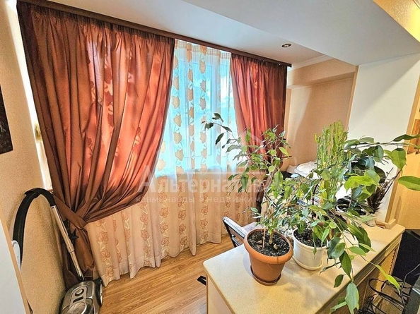 
  Продается 2-комн. квартира, 48 м², Крутая дорога ул
. Фото 2.