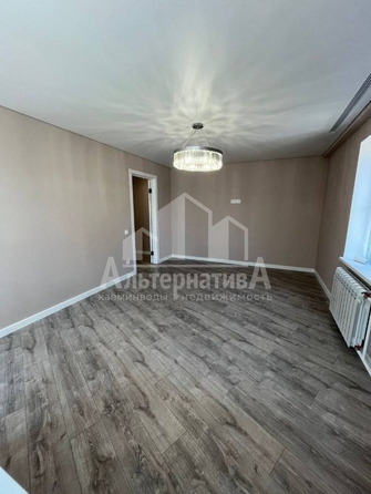 
  Продается 1-комн. квартира, 37 м², Андрея Губина ул
. Фото 3.
