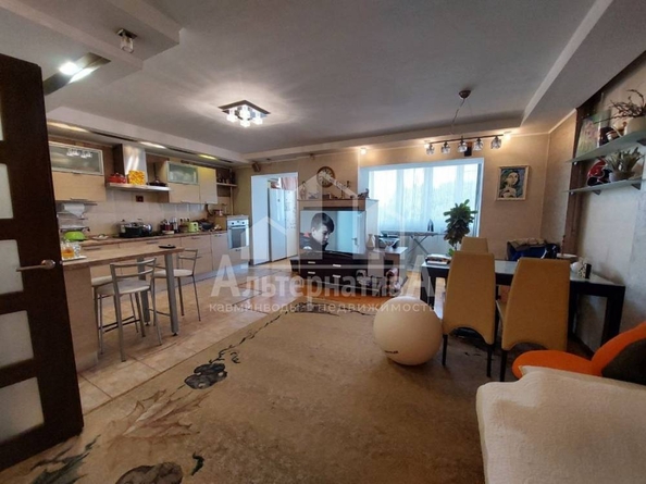 
  Продается 3-комн. квартира, 99.4 м², 8 Марта ул
. Фото 4.