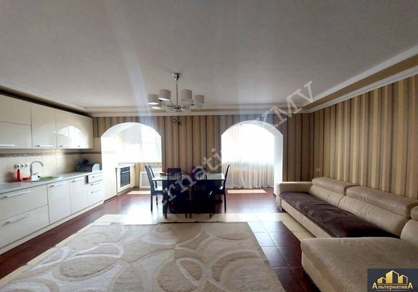 
  Продается 4-комн. квартира, 250 м², Украинская ул
. Фото 1.