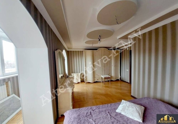 
  Продается 4-комн. квартира, 250 м², Украинская ул
. Фото 5.