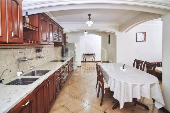 
  Продается 4-комн. квартира, 138 м², Набережная ул
. Фото 3.