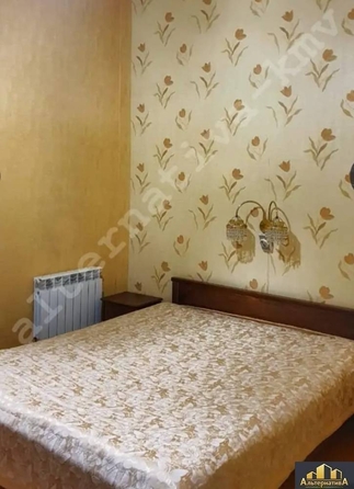 
  Продается 3-комн. квартира, 53 м², Шаляпина ул
. Фото 4.