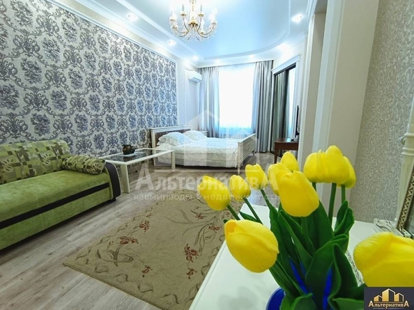 
  Продается 1-комн. квартира, 61 м², Революции ул
. Фото 1.