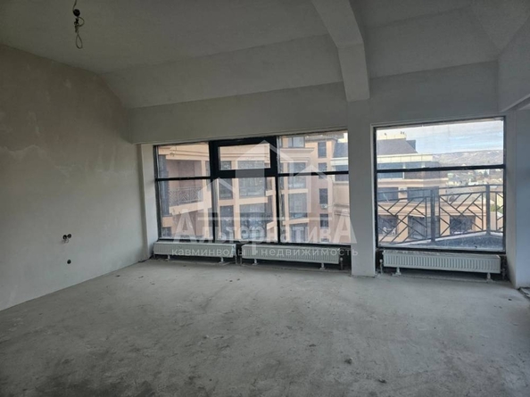 
   Продам 4-комнатную, 220.4 м², Шаумяна ул

. Фото 4.