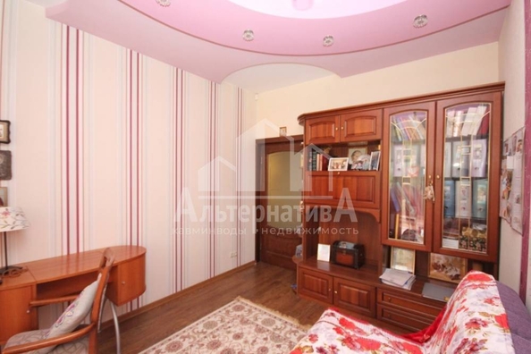 
  Продается 4-комн. квартира, 161 м², Декабристов ул
. Фото 8.