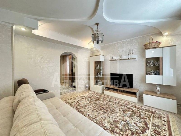 
   Продам 4-комнатную, 75 м², Резервуарная ул

. Фото 3.