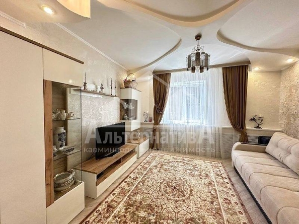 
  Продается 4-комн. квартира, 75 м², Резервуарная ул
. Фото 2.
