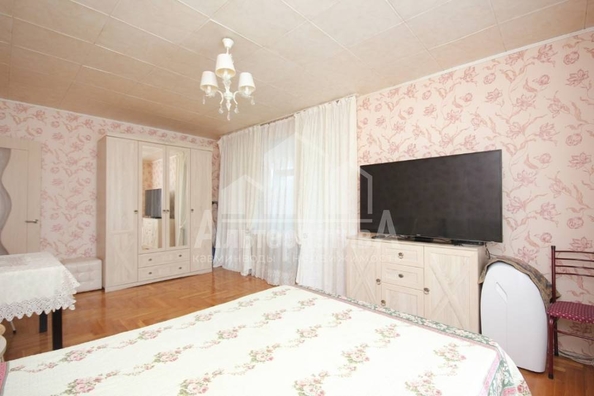 
  Продается 3-комн. квартира, 67.5 м², Крылова ул
. Фото 2.