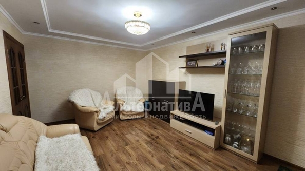 
  Продается 3-комн. квартира, 68 м², Октябрьская ул
. Фото 1.