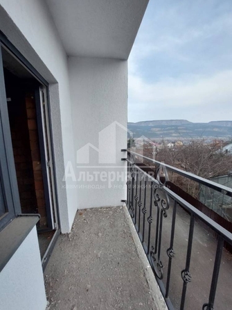 
  Продается 1-комн. квартира, 41.2 м², Замковая ул
. Фото 4.