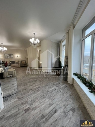 
   Продам 2-комнатную, 71 м², Декабристов ул

. Фото 8.