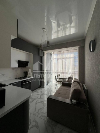 
  Продается 2-комн. квартира, 68 м², Декабристов ул
. Фото 3.