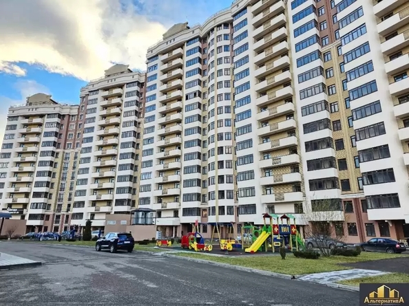 
  Продается 3-комн. квартира 92.9 м², в ЖК Звезда. Фото 1.