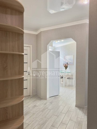 
  Продается 1-комн. квартира, 42 м², Кленовая роща ул
. Фото 9.