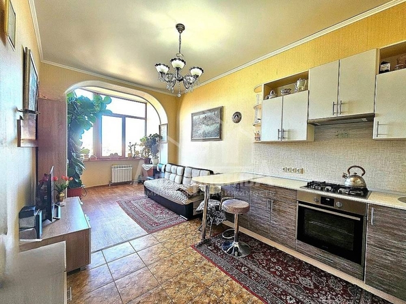 
  Продается 1-комн. квартира, 39.7 м², Красивая ул
. Фото 2.