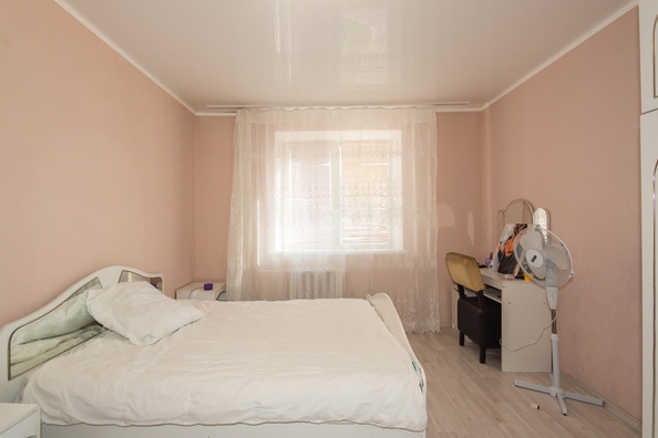 
   Продам 2-комнатную, 56 м², Малиновского ул, 78В

. Фото 2.