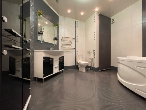
  Продается 4-комн. квартира 143 м². Фото 8.