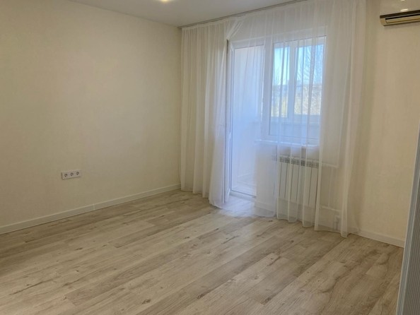 
   Продам 1-комнатную, 39 м², Комарова б-р, 9

. Фото 5.