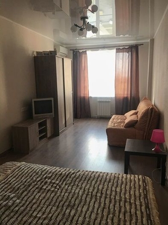 
   Продам 1-комнатную, 37 м², Северная Звезда ул

. Фото 7.