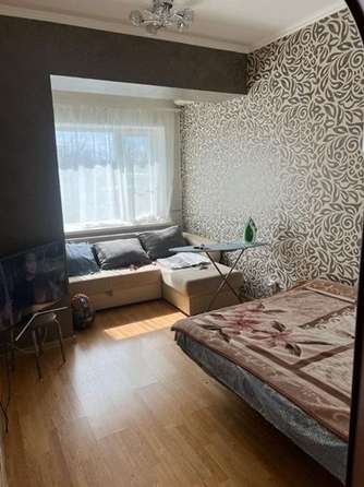 
   Продам 1-комнатную, 36 м², Славы ул

. Фото 4.