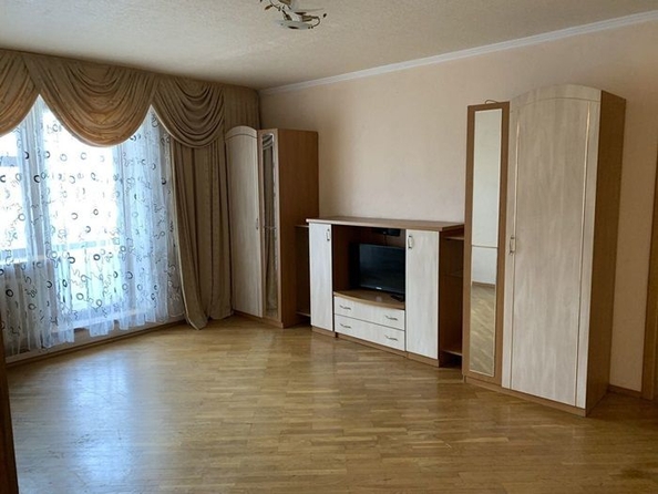 
   Продам 3-комнатную, 63 м², Кирова ул

. Фото 8.