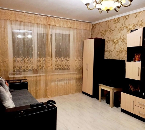 
   Продам 2-комнатную, 54 м², Вятская ул, 104

. Фото 9.