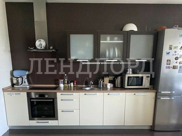 
   Продам 2-комнатную, 70 м², Комарова б-р, 12/1

. Фото 8.