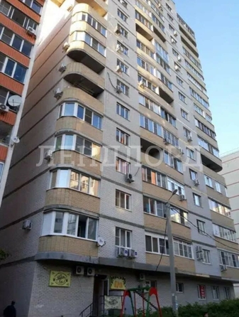 
   Продам 1-комнатную, 42 м², Днепровский пер, 124М

. Фото 3.