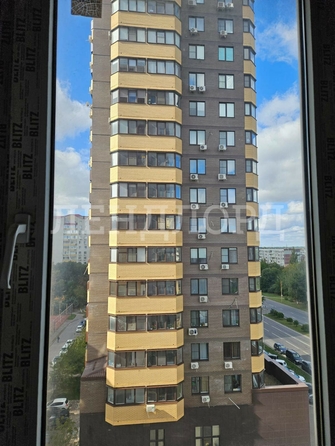 
   Продам 2-комнатную, 74.4 м², Космонавтов пл, 35/20Б

. Фото 3.