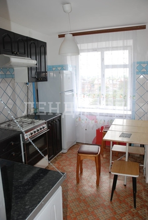 
   Продам 2-комнатную, 56 м², Штахановского ул, 1/33

. Фото 1.