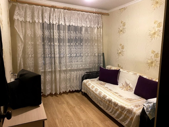 
   Продам 3-комнатную, 64 м², Добровольского пл, 30

. Фото 4.