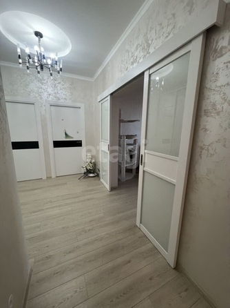 
   Продам 3-комнатную, 100 м², Добровольского пл, 1/1

. Фото 6.