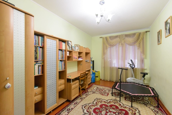 
   Продам 3-комнатную, 74 м², Профсоюзная ул, 29/22

. Фото 8.