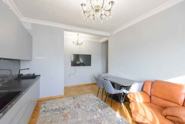 
   Продам 3-комнатную, 80 м², Варфоломеева ул, 222А

. Фото 5.