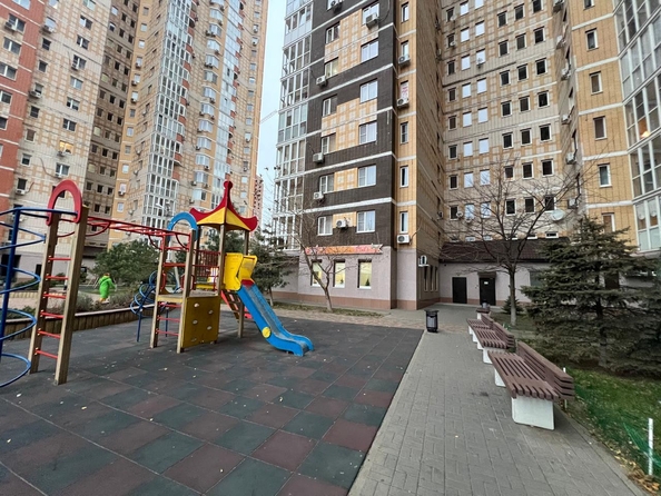 
   Продам 2-комнатную, 68 м², 20-я улица ул, 43

. Фото 19.