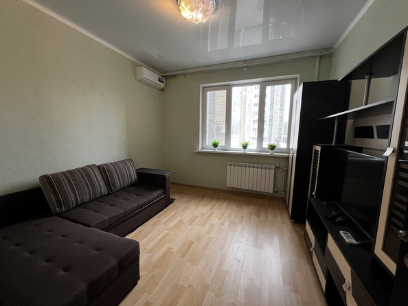 
   Продам 2-комнатную, 50 м², Вересаева ул, 107а

. Фото 3.