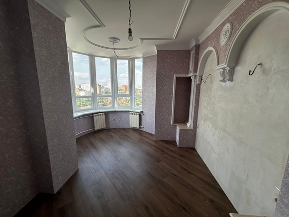 
   Продам 3-комнатную, 90 м², Крыловской пер, 10

. Фото 3.