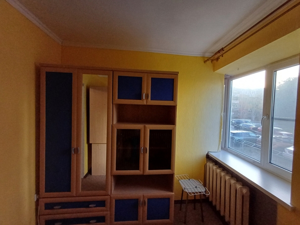 
   Продам 2-комнатную, 42 м², Кременчугская ул, 1

. Фото 5.